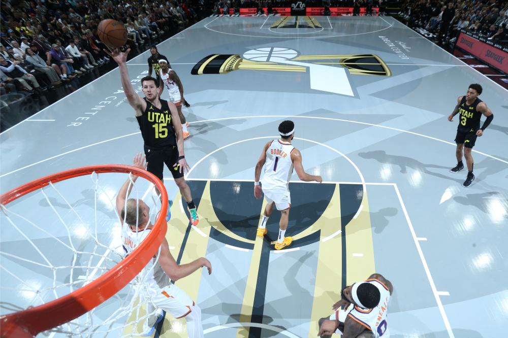 而詹姆斯仍 而詹姆斯仍