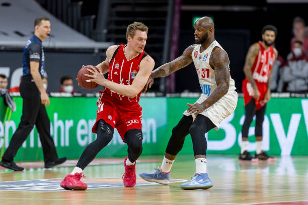 三次一传不 三次一传不